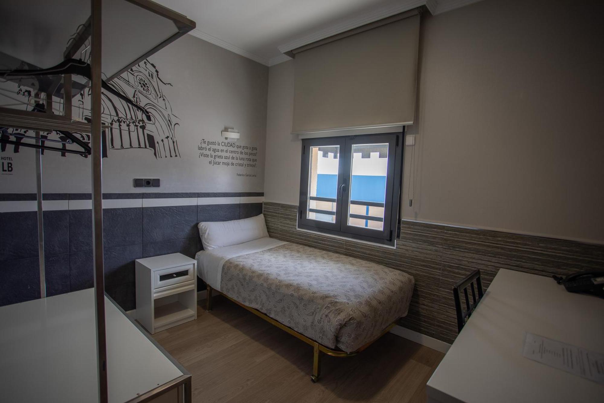 Hotel Lb Villa De Cuenca Куенка Екстериор снимка