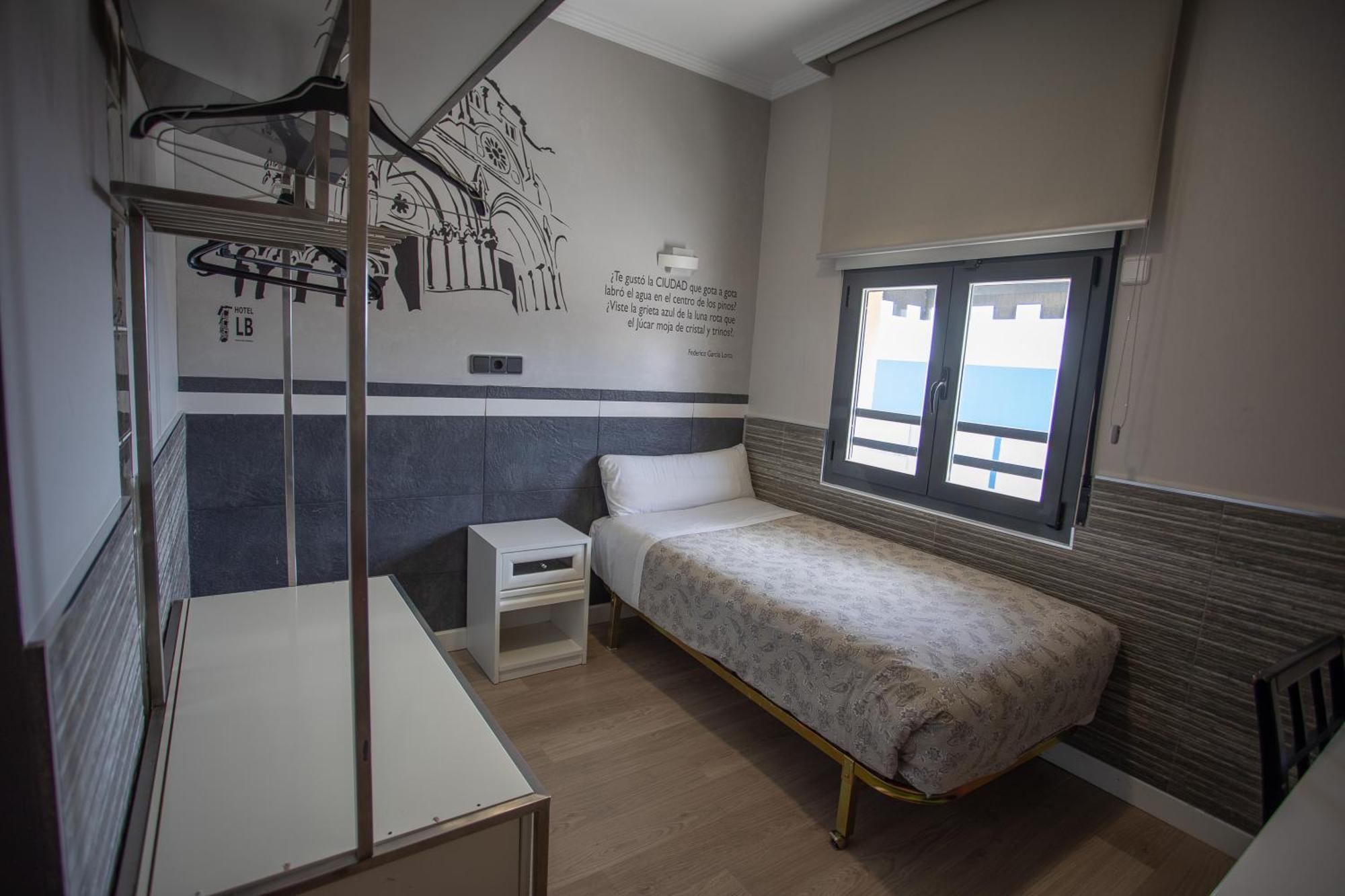 Hotel Lb Villa De Cuenca Куенка Екстериор снимка
